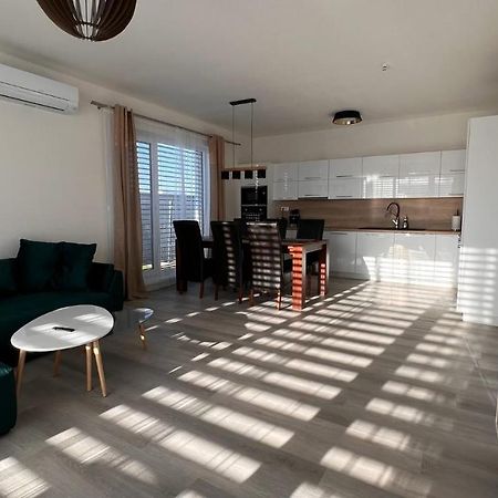 Vila Klimatizovany Apartmanovy Dom S Virivkou, 9B Janosikova Exteriér fotografie