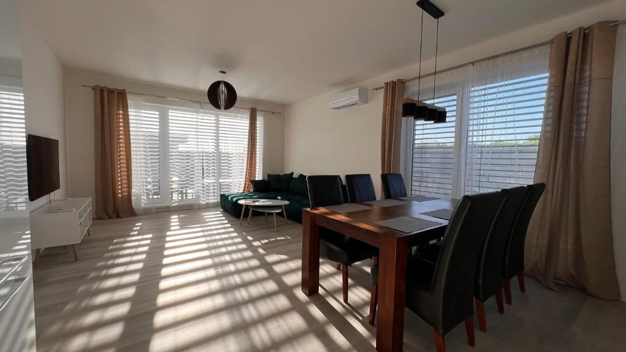 Vila Klimatizovany Apartmanovy Dom S Virivkou, 9B Janosikova Exteriér fotografie